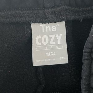 TNA Cozy Fleece Mega Sweatpants Short, Size XXS, Color black